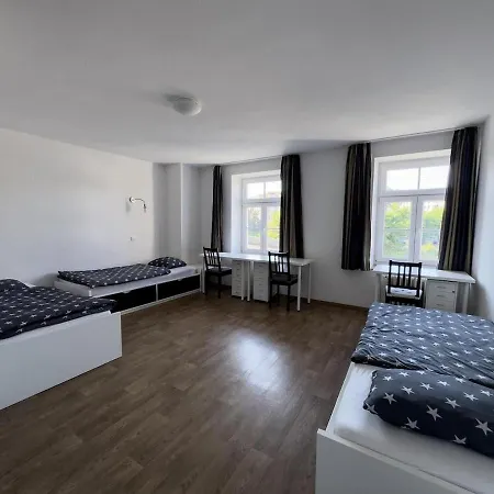 With 5 Beds & Two In The Centre Pressburg
