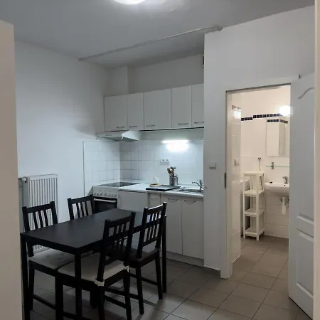 Apartment With 5 Beds & Two In The Centre *