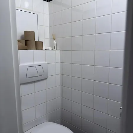 With 5 Beds & Two In The Centre Apartment